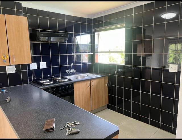 2 BEDROOM APARTMENT FOR SALE IN VANDERBIJLPARK SE 3